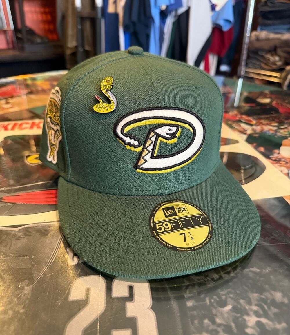 New Era Arizona Diamondbacks 1998 Inaugural Season Size 7 1/4 Hat w Snake Pin